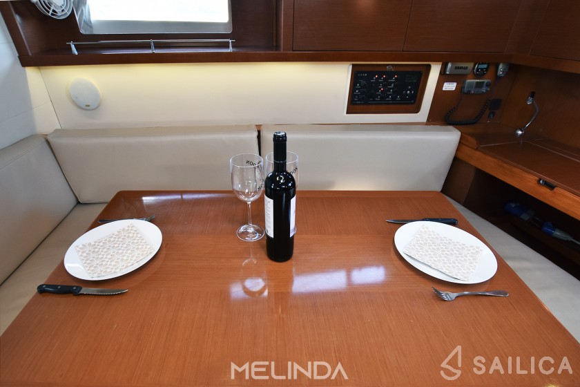 Oceanis 45 - Yacht Charter Sailica