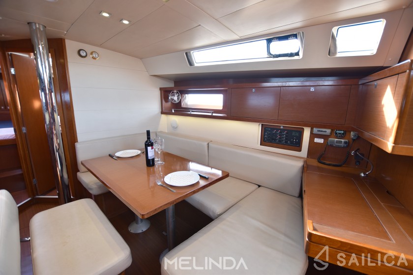 Oceanis 45 - Yacht Charter Sailica