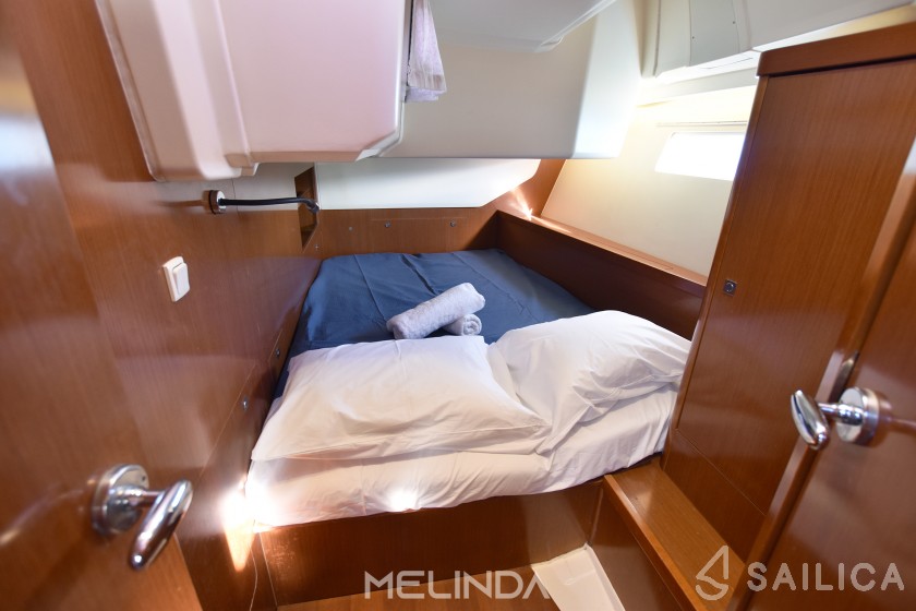 Oceanis 45 - Yacht Charter Sailica