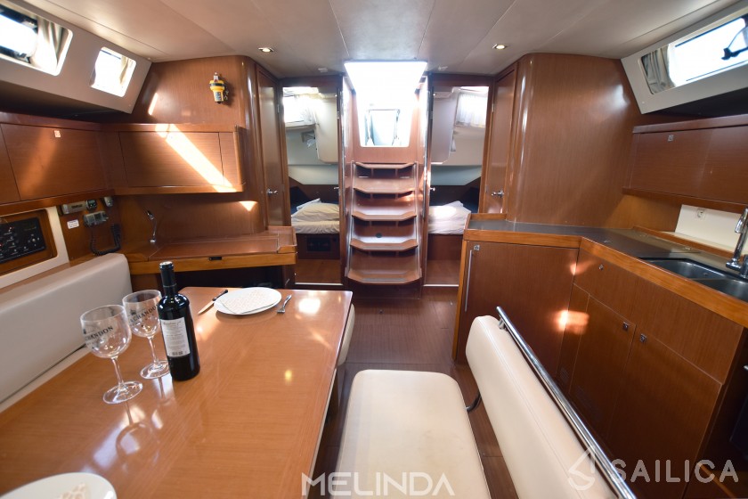 Oceanis 45 - Yacht Charter Sailica