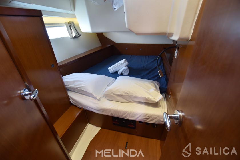 Oceanis 45 - Yacht Charter Sailica