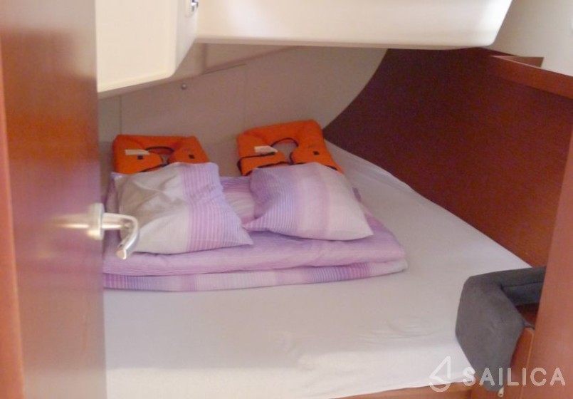 Hanse 415 - Yacht Charter Sailica