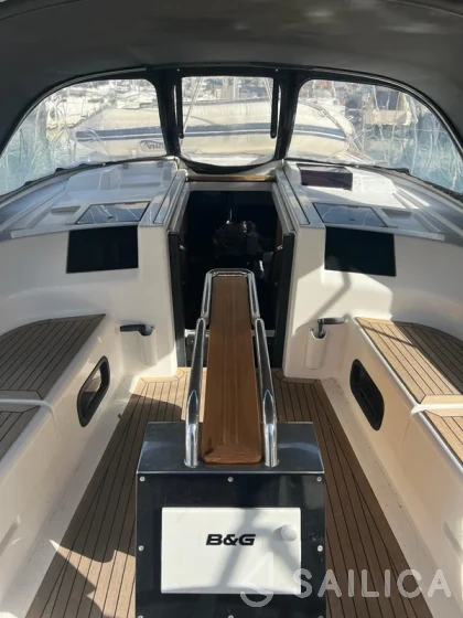 Hanse 415 - Yacht Charter Sailica