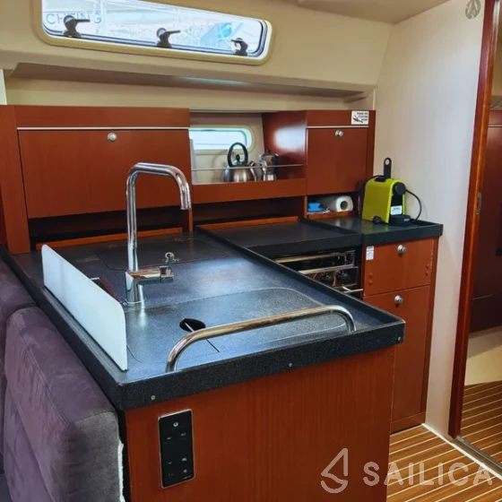 Hanse 415 - Yacht Charter Sailica