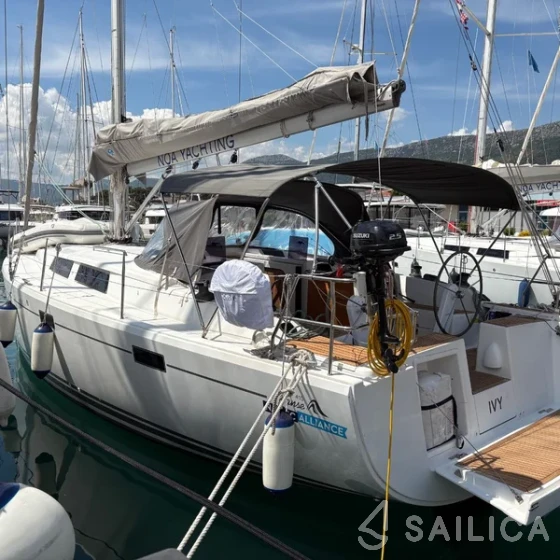 Hanse 415 - Yacht Charter Sailica