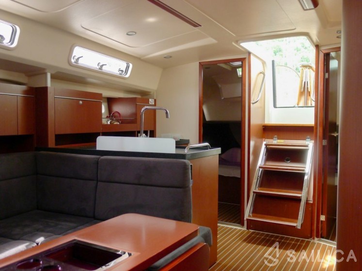 Hanse 415 - Yacht Charter Sailica