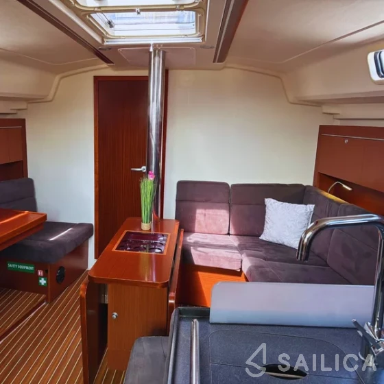 Hanse 415 - Yacht Charter Sailica