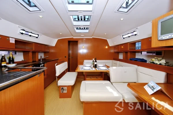 Bavaria 45 Cruiser - Yacht Charter Sailica