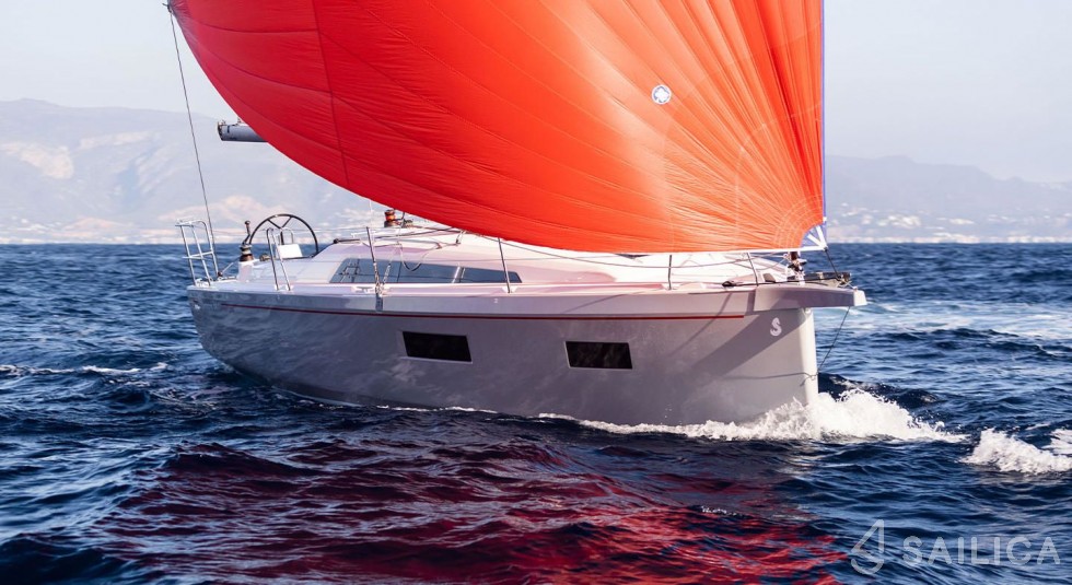 Oceanis 34.1 - Yacht Charter Sailica