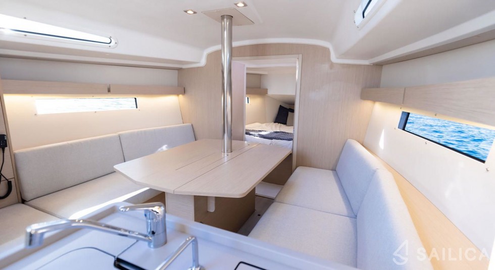 Oceanis 34.1 - Yacht Charter Sailica