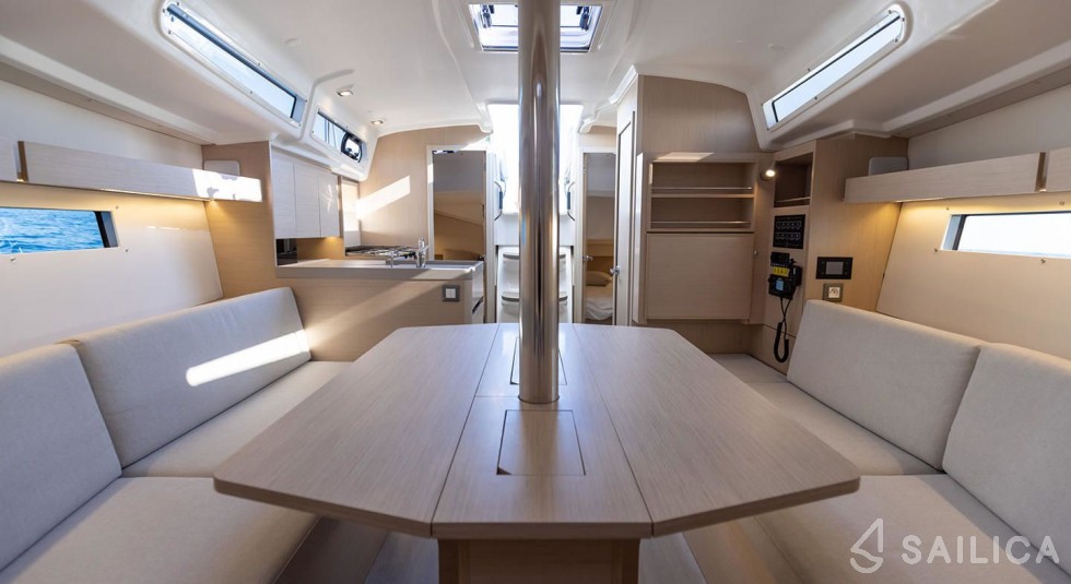 Oceanis 34.1 - Yacht Charter Sailica