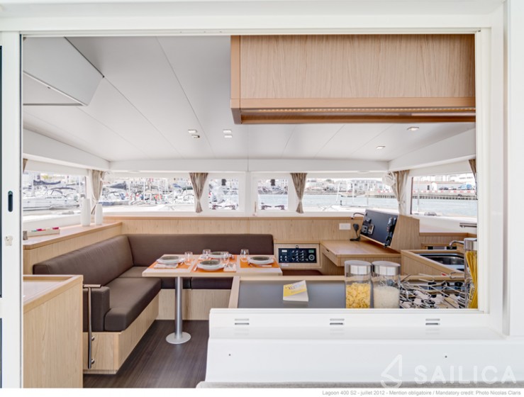Lagoon 400 S2 - Yacht Charter Sailica