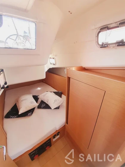Sun Odyssey 410 - Yacht Charter Sailica