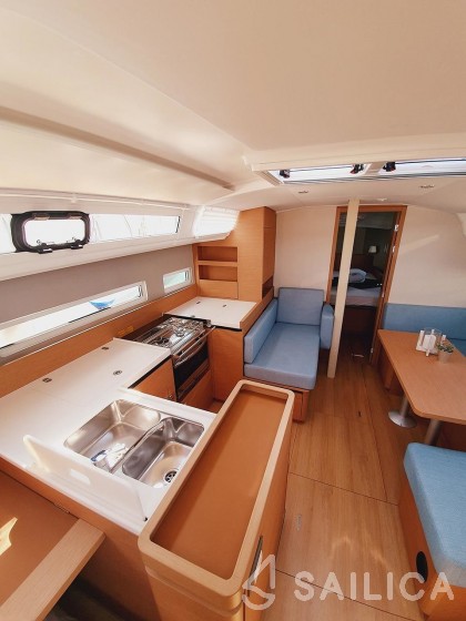 Sun Odyssey 410 - Yacht Charter Sailica
