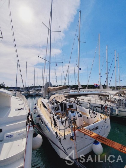 Sun Odyssey 410 - Yacht Charter Sailica