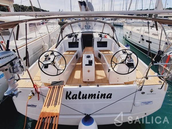 Sun Odyssey 410 - Yacht Charter Sailica
