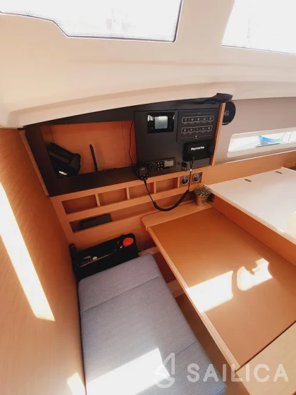 Sun Odyssey 410 - Yacht Charter Sailica
