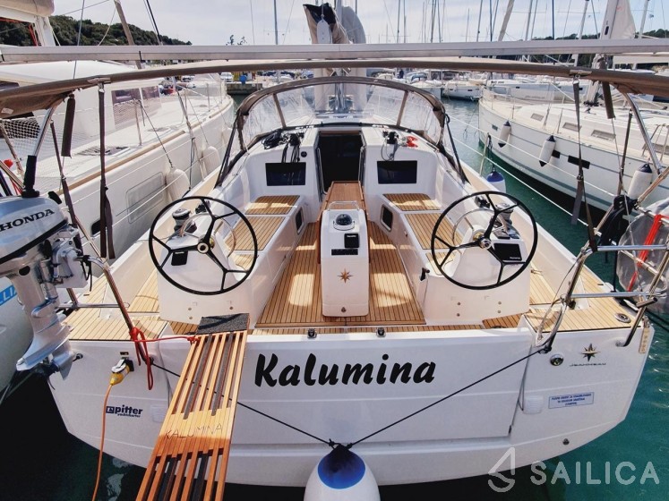 Sun Odyssey 410 - Yacht Charter Sailica