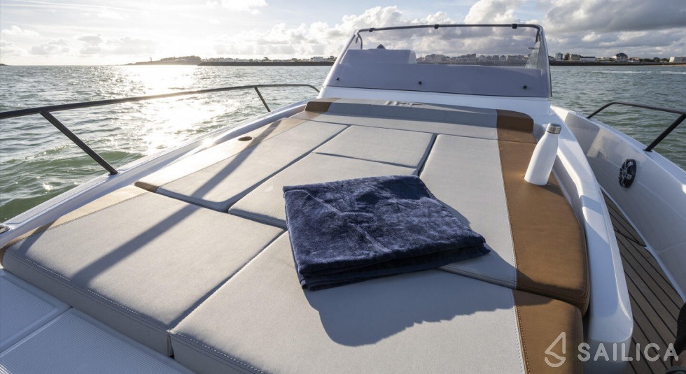 Beneteau Flyer 9 - Yacht Charter Sailica