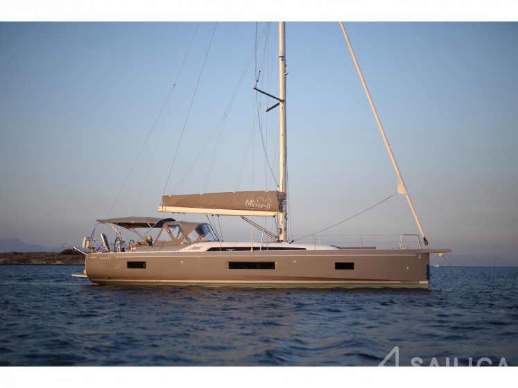 Oceanis 51.1 - Yacht Charter Sailica