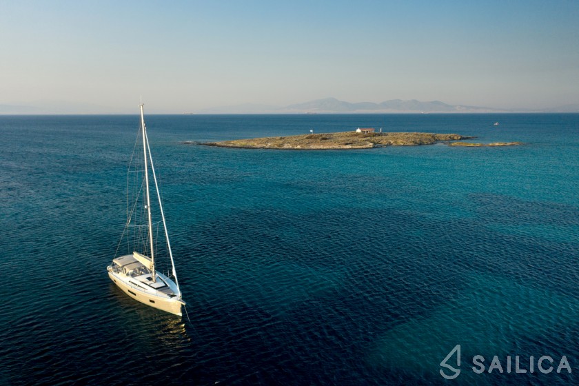 Oceanis 51.1 - Yacht Charter Sailica