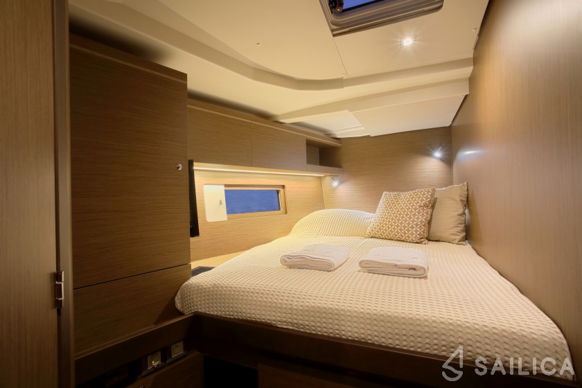 Oceanis 51.1 - Yacht Charter Sailica