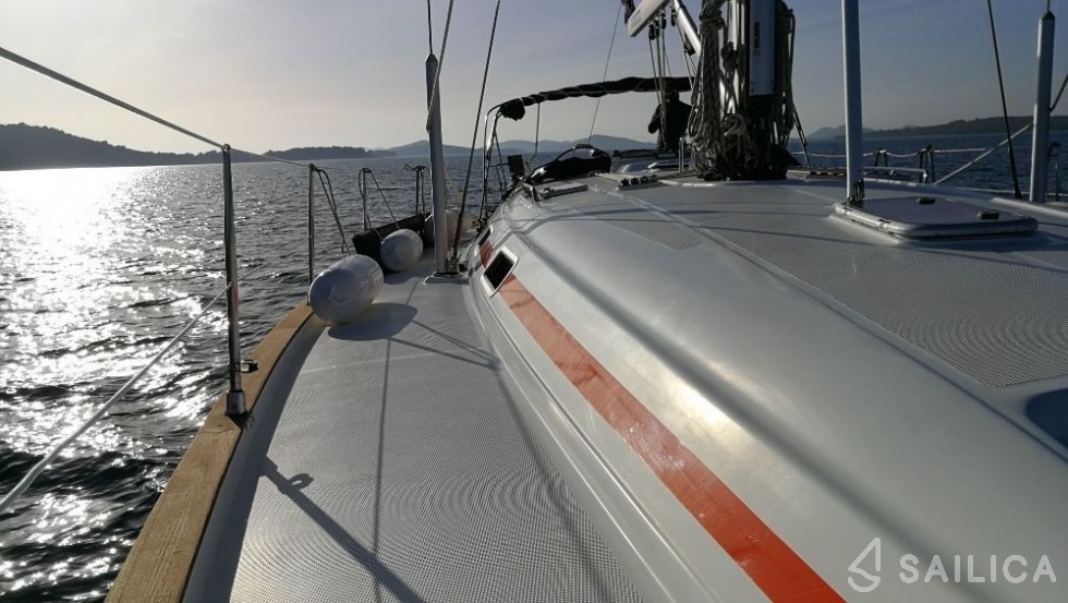 Bavaria 44 - Yacht Charter Sailica
