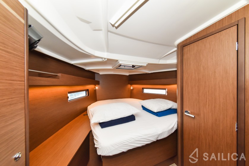 Oceanis 40.1 - Yacht Charter Sailica