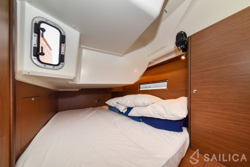 Oceanis 40.1 - Yacht Charter Sailica