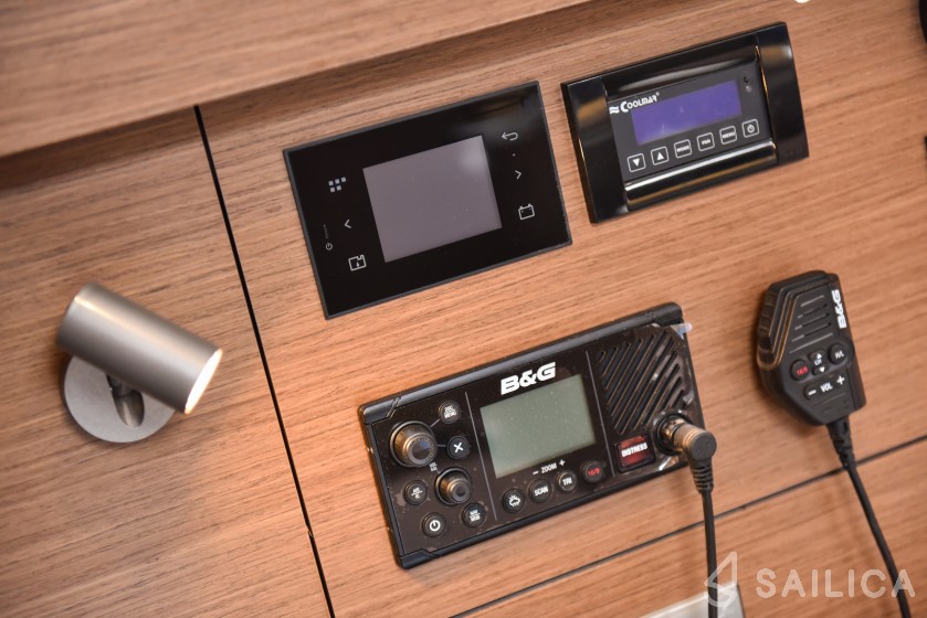 Oceanis 40.1 - Yacht Charter Sailica
