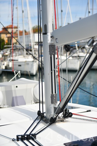 Oceanis 40.1 - Yacht Charter Sailica