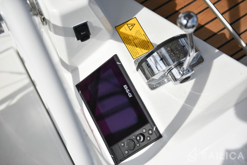 Oceanis 40.1 - Yacht Charter Sailica
