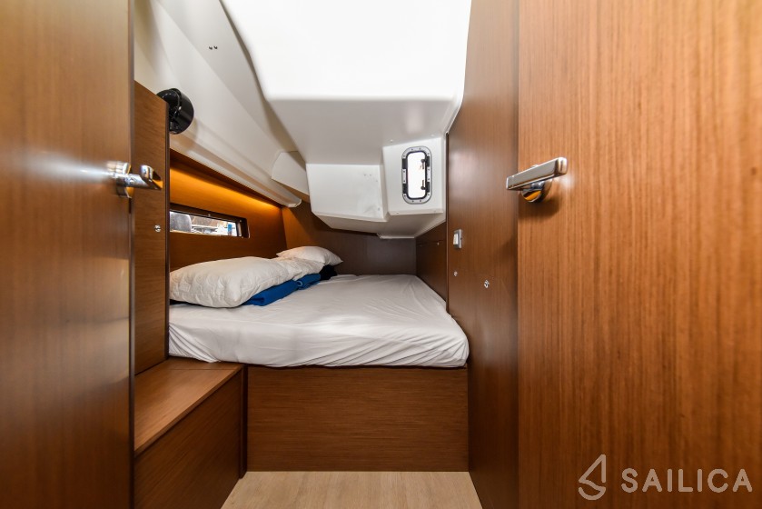 Oceanis 40.1 - Yacht Charter Sailica