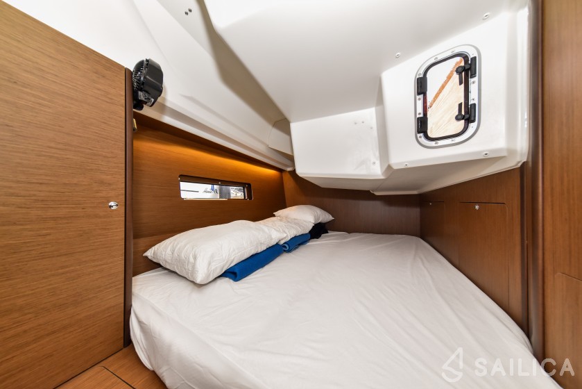 Oceanis 40.1 - Yacht Charter Sailica