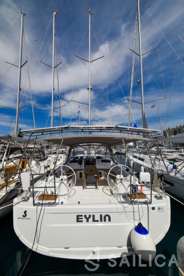 Oceanis 40.1 - Yacht Charter Sailica