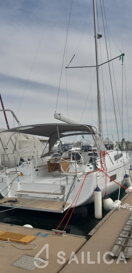 Oceanis 40.1 - Yacht Charter Sailica