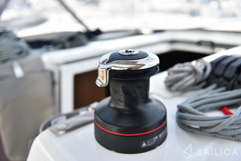 Oceanis 40.1 - Yacht Charter Sailica