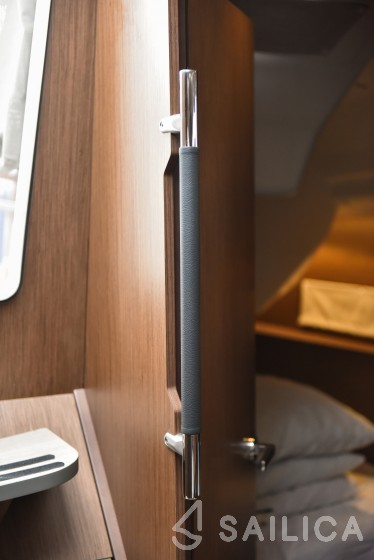 Oceanis 40.1 - Yacht Charter Sailica