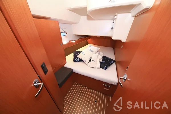 Bavaria 46 Cruiser - Yacht Charter Sailica
