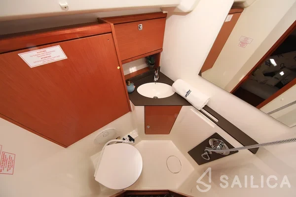 Bavaria 46 Cruiser - Yacht Charter Sailica