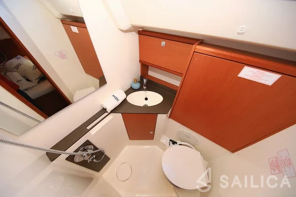 Bavaria 46 Cruiser - Yacht Charter Sailica