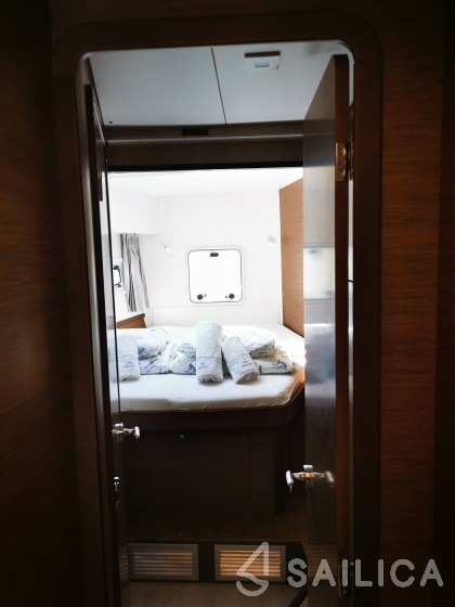 Lagoon 42 - Yacht Charter Sailica