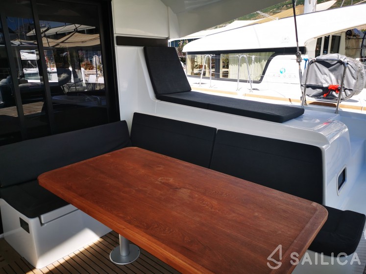 Lagoon 42 - Yacht Charter Sailica