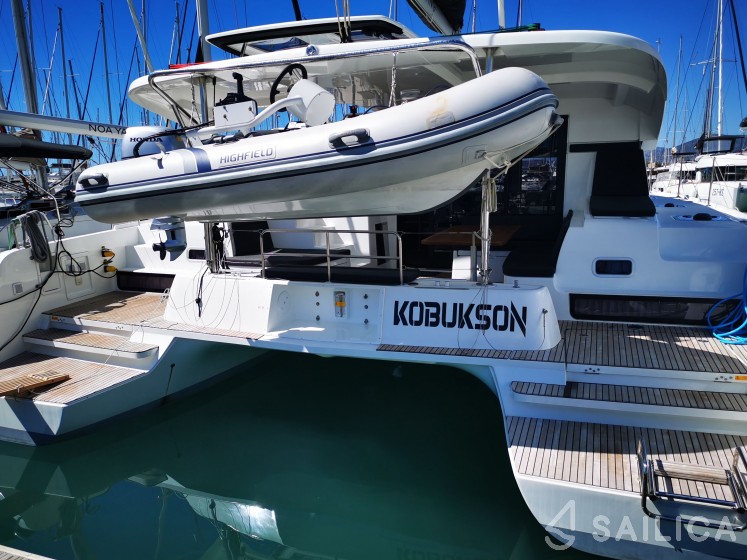 Lagoon 42 - Yacht Charter Sailica