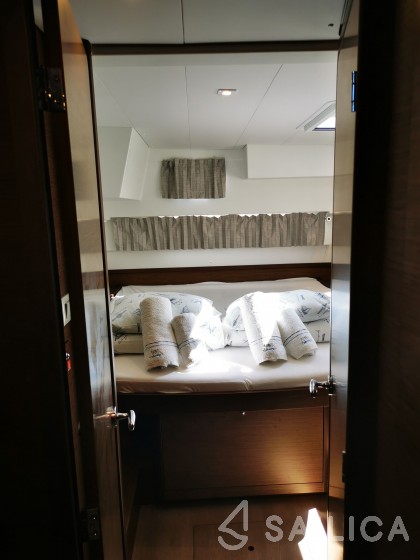 Lagoon 42 - Yacht Charter Sailica