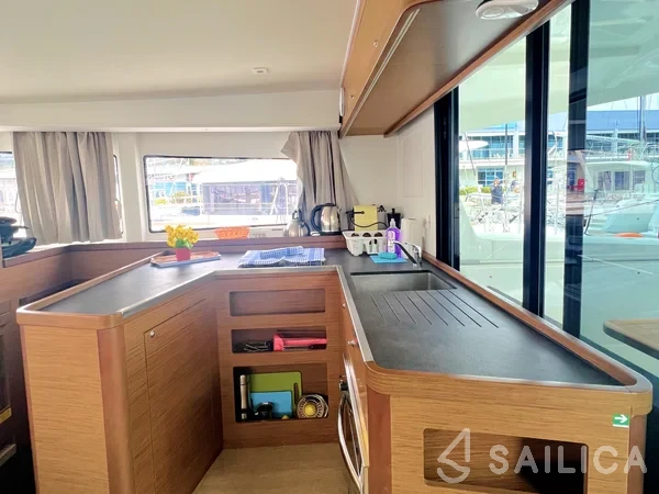 Lagoon 42 - Yacht Charter Sailica