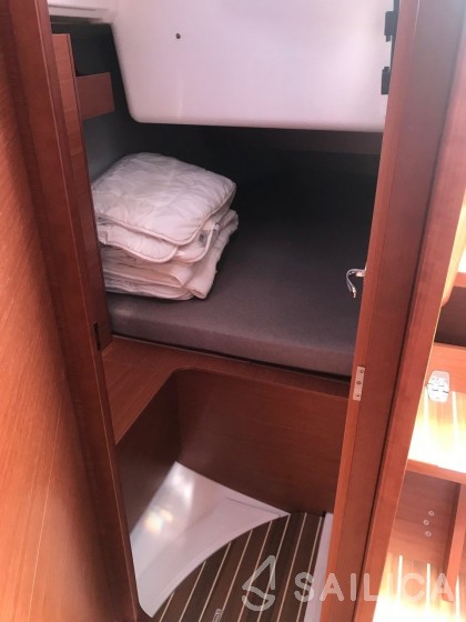 Dufour 360 GL - Yacht Charter Sailica