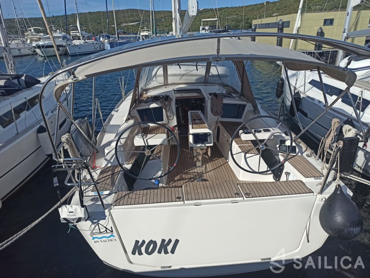 Dufour 360 GL - Yacht Charter Sailica