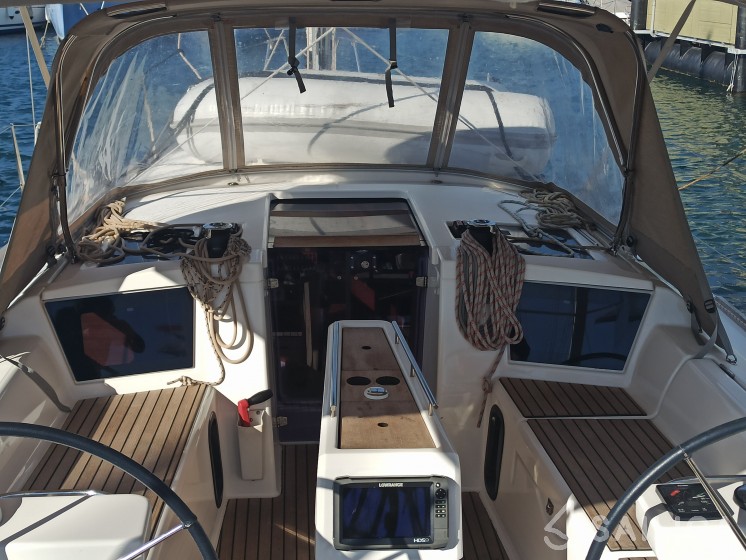 Dufour 360 GL - Yacht Charter Sailica