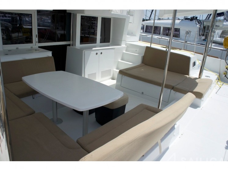 Lagoon 450 - Yacht Charter Sailica